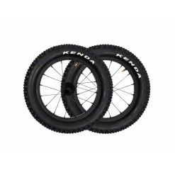 Dirt Hero V2 wheelset with tires