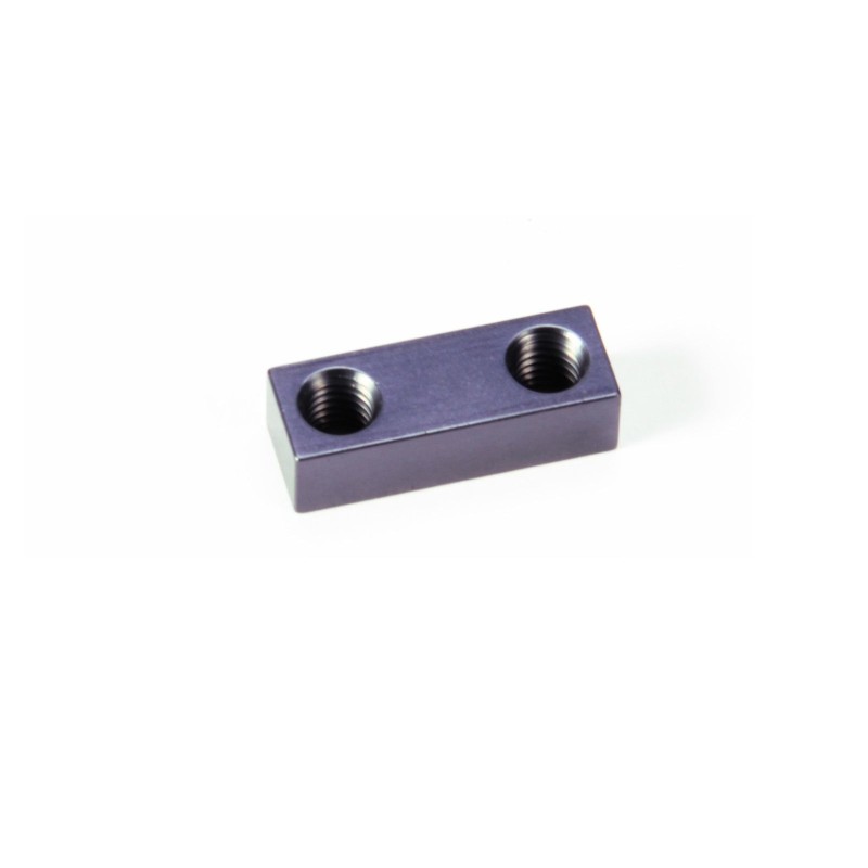 Threaded axle clamp plate