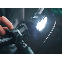Luz delantera Monteer 8000S V2.0