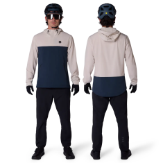 Tenue complète VTT avec le sweat Fox Ranger Wind Pullover Chalk porté sur mannequin, vues de face et de dos.