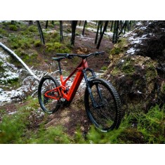 Bicicleta eléctrica de montaña SCREE S Rojo fuego
