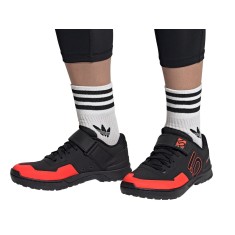 Zapatillas Kestrel Lace negras y rojas