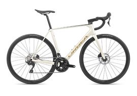 Orbea Vélo de Route Orca M30 – Ivory White- Burgundy / Vulcano 2024